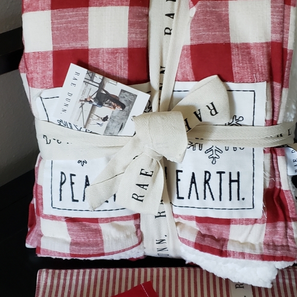 Rae dunn Christmas bundle - Picture 2 of 2